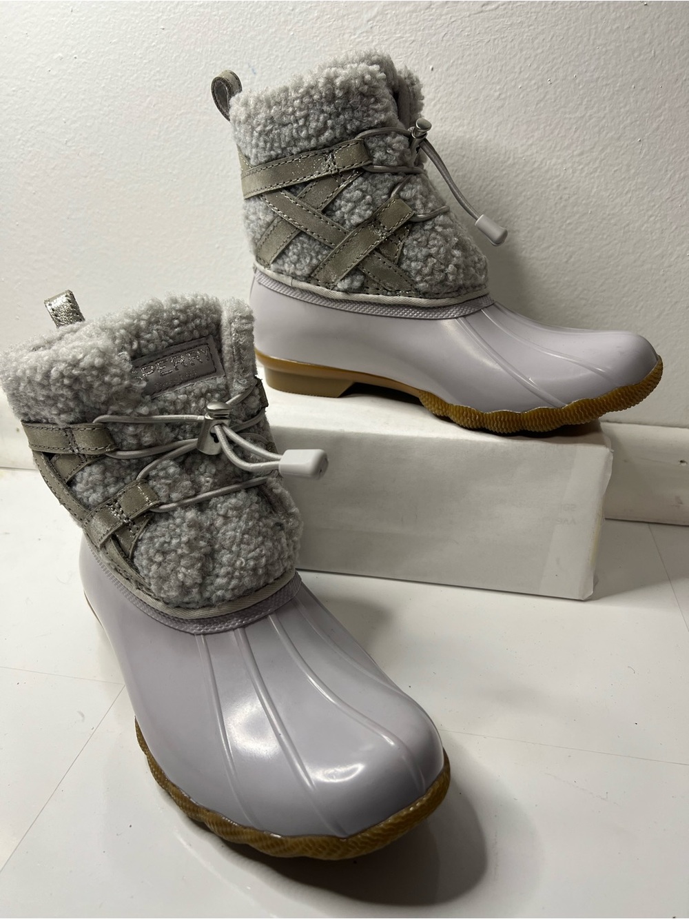 Sperry Saltwater Women Quilted Sherpa Duck Boots Light Silver/Gray size 5.5 New
